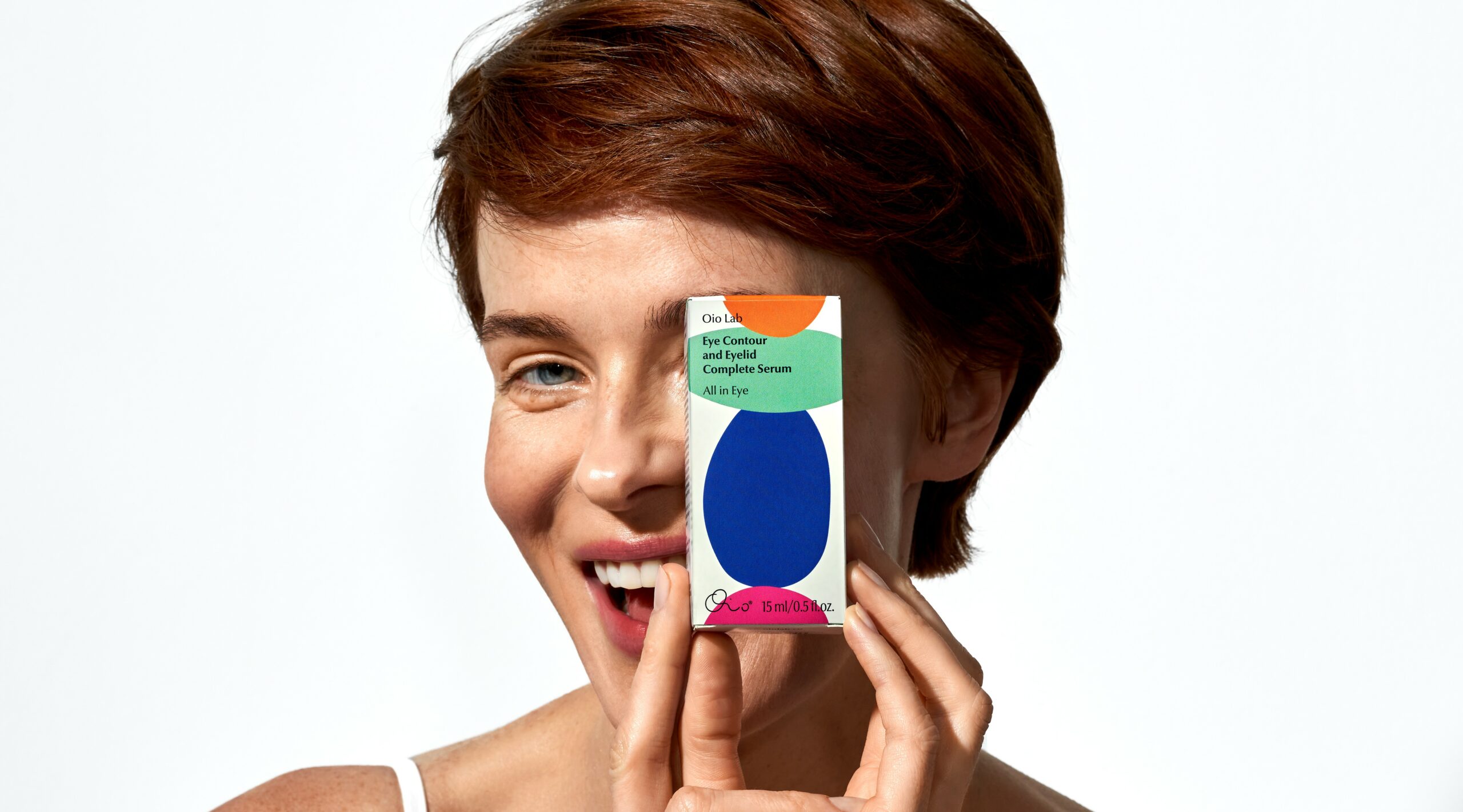 Serum pod oczy i na powieki – na co zwrócić uwagę przy wyborze i jak je stosować?